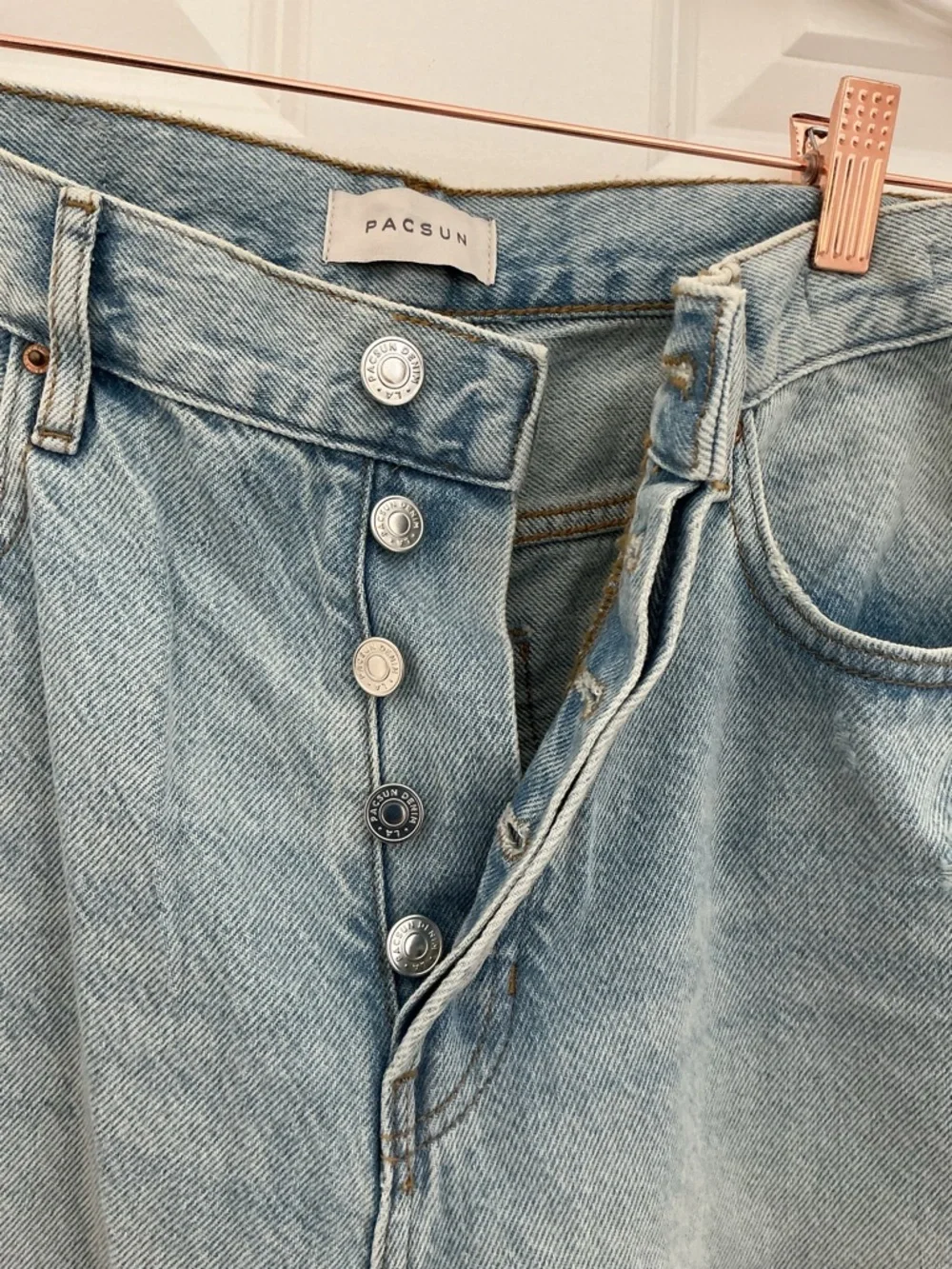 PacSun Light Wash High Rise Distressed Straight Jeans Chic Denim - Picture 4 of 11